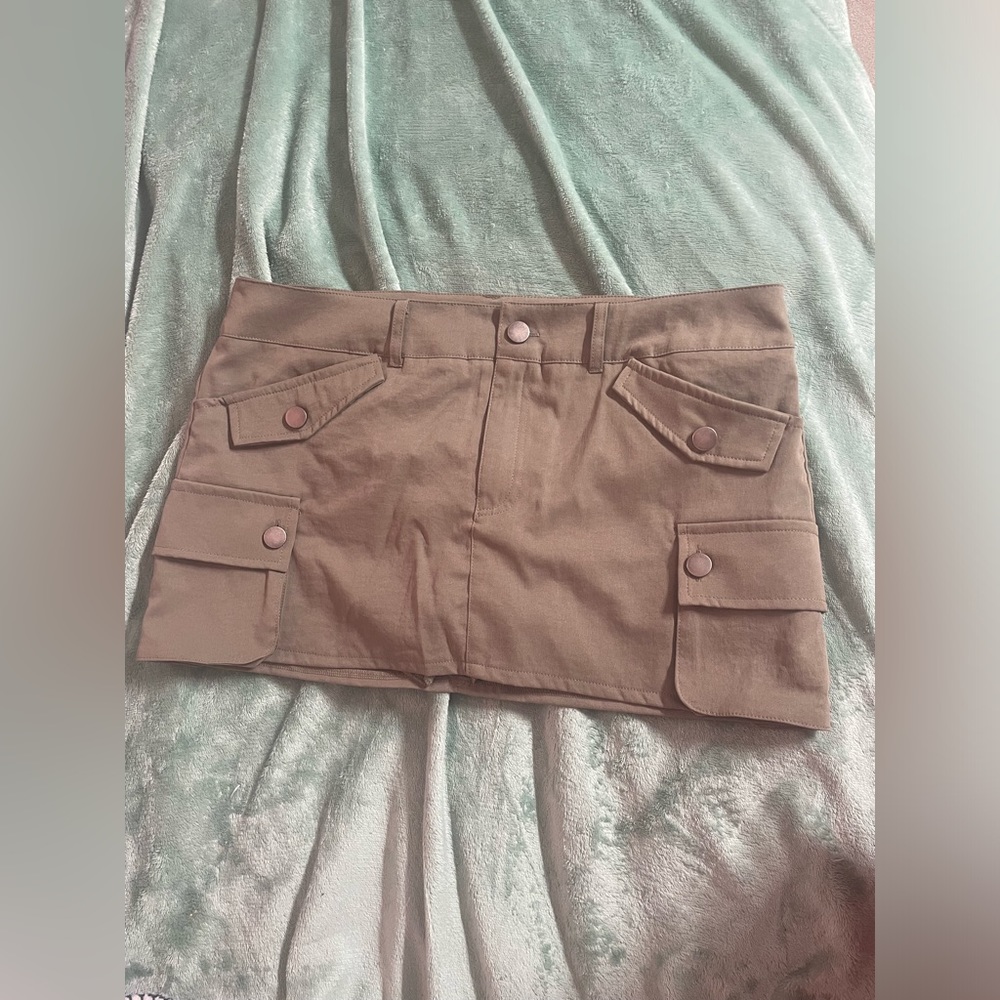 Army Green Cargo Skirt (NWOT)